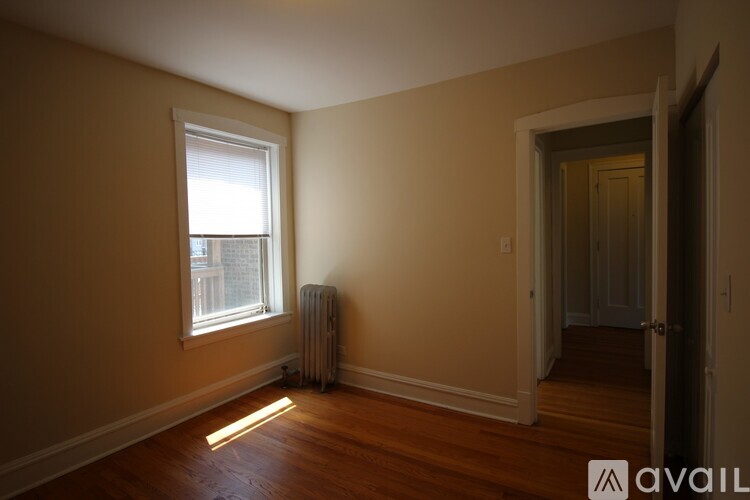 2339 W Rosemont Ave 1 Apartment for Rent - Photo gallery 3