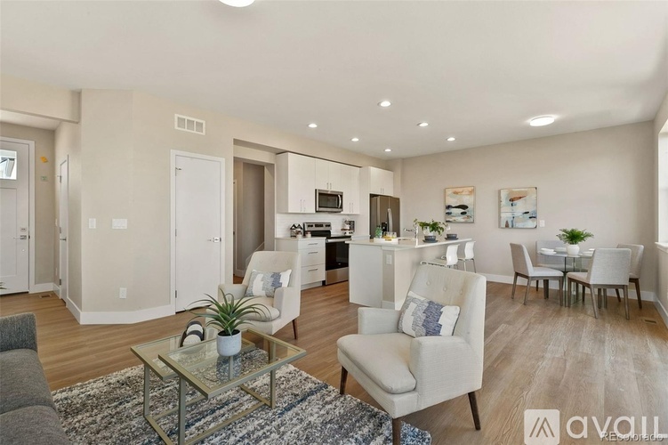 515 S Main St 3 Beds Single Family Home for Rent - Photo gallery 4