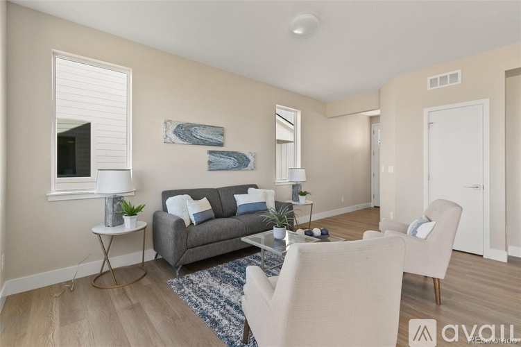 515 S Main St 3 Beds Single Family Home for Rent - Photo gallery 5