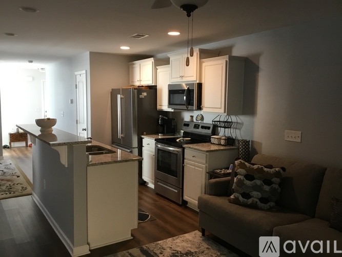 Noble Ln 3 Beds Townhouse for Rent - Photo gallery 5