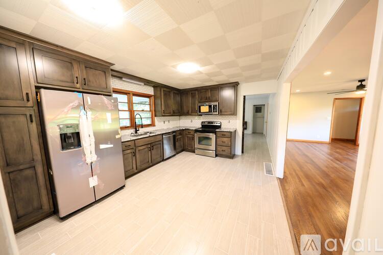 684 Valley Road 4 Beds Single Family Home for Rent - Photo gallery 3