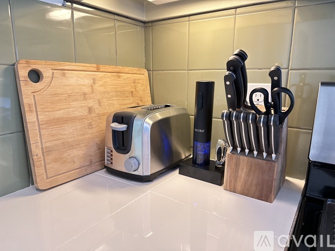 1656 Belmont Ave 1 Apartment for Rent - Photo gallery 4