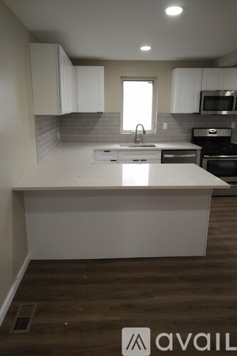 8 Glassboro Avenue 5 Beds Single Family Home for Rent - Photo gallery 2