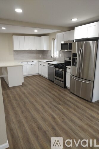 8 Glassboro Avenue 5 Beds Single Family Home for Rent - Photo gallery 3