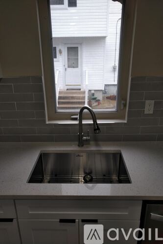 8 Glassboro Avenue 5 Beds Single Family Home for Rent - Photo gallery 5