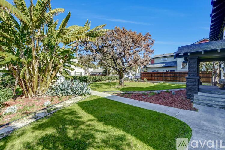 1048 E 5th St 1 Apartment for Rent - Photo gallery 1