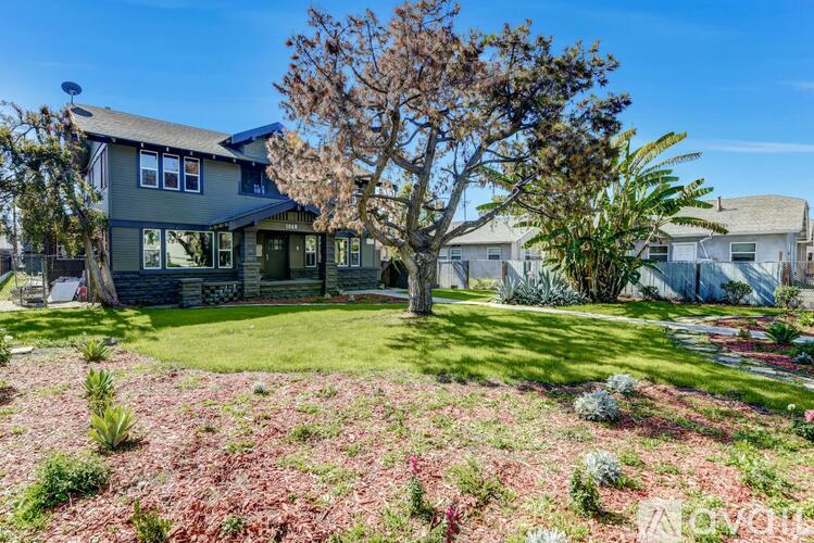 1048 E 5th St 1 Apartment for Rent - Photo gallery 3