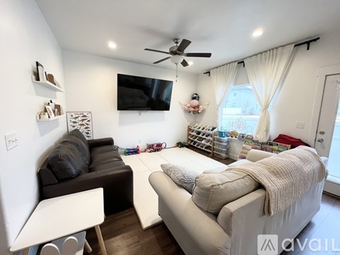4921 East Hidden Steppe Bend 5 Beds Apartment for Rent