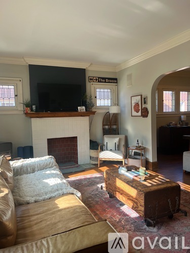 1236 Beaconsfield Ave 2 Beds Apartment for Rent - Photo gallery 5