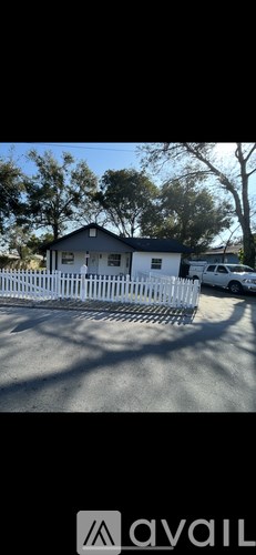 1127 N Vermont Ave 4 Beds Apartment for Rent
