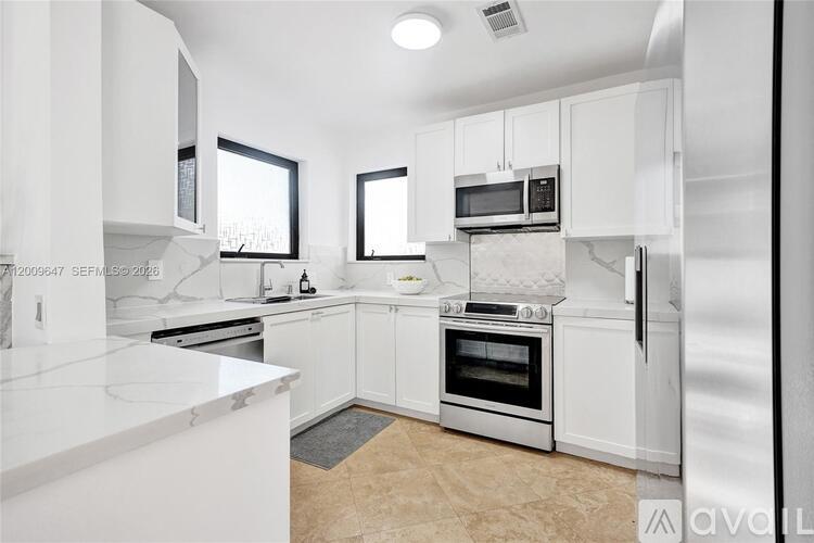 707 N 13th Ave 3 Beds Single Family Home for Rent - Photo gallery 5