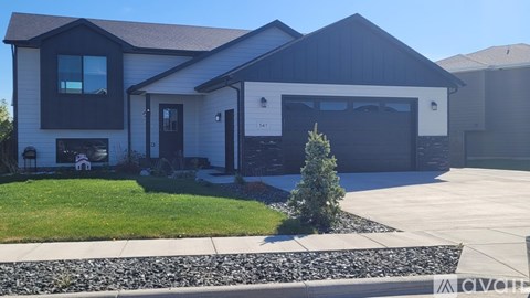 541 Mace Dr 4 Beds Apartment for Rent