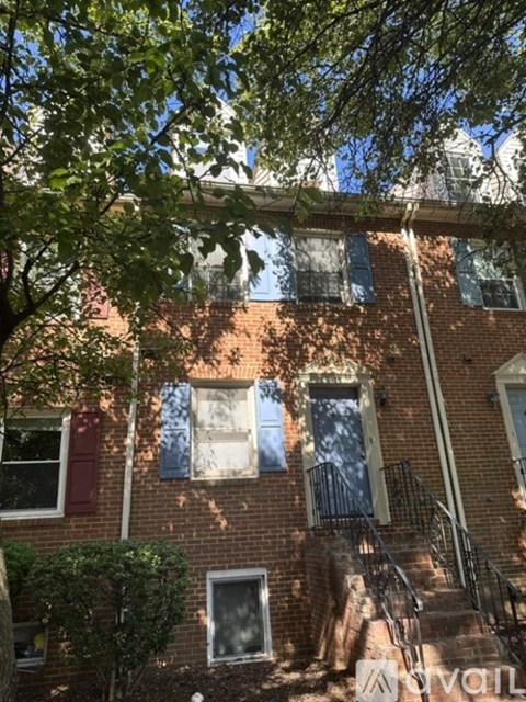 1174 N Vermont St 5 Beds Apartment for Rent