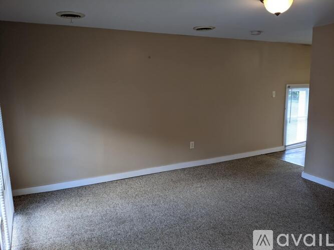 42 McCrea St 1 Apartment for Rent - Photo gallery 4
