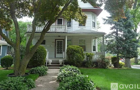 275 Grove St 2 Beds Apartment for Rent