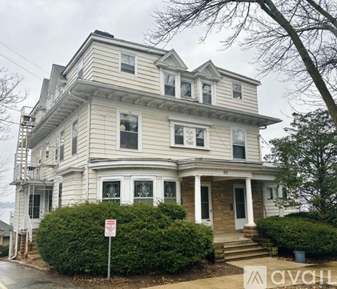 901 Spaight St 2 Beds Apartment for Rent
