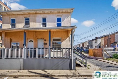 739 North Hazel Street 3 Beds Apartment for Rent