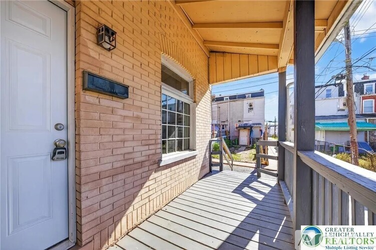 739 North Hazel Street 3 Beds Single Family Home for Rent - Photo gallery 4