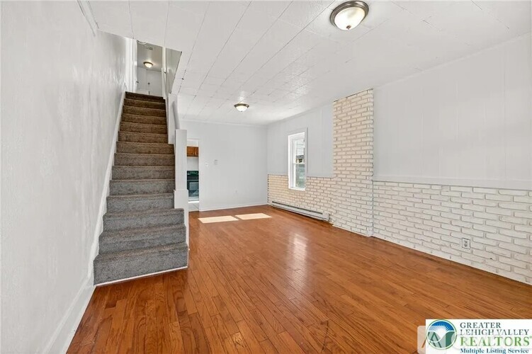 739 North Hazel Street 3 Beds Single Family Home for Rent - Photo gallery 5