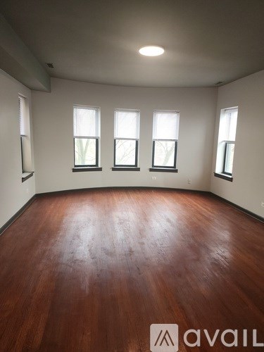 7301 S East End Ave 3 Beds Apartment for Rent
