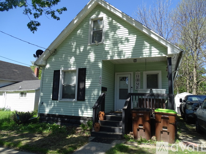 409 Comstock St 1 Single Family Home for Rent - Photo gallery 2