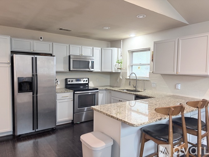 118 Linda Lane 3 Beds Single Family Home for Rent - Photo gallery 4