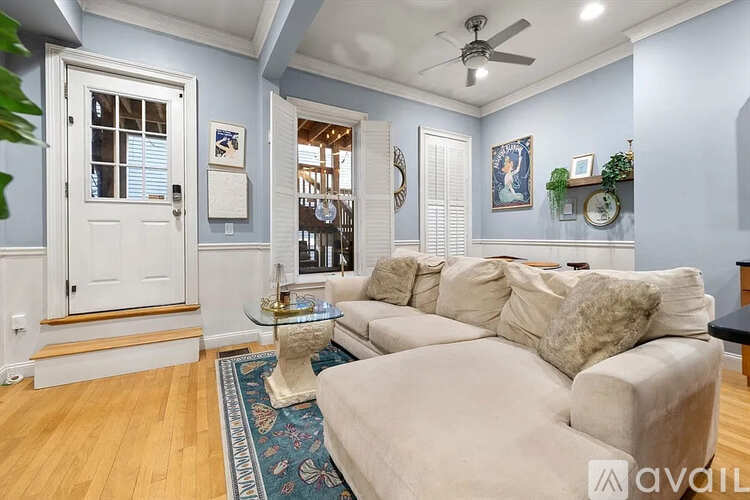 691 E 8th St 2 Beds Apartment for Rent - Photo gallery 3
