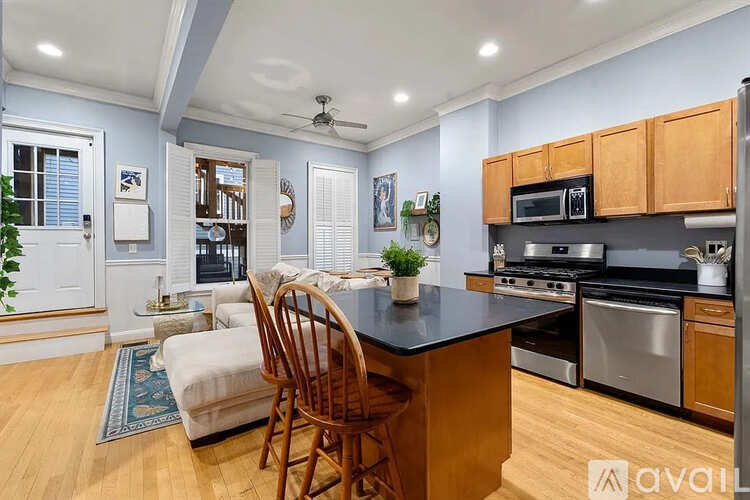 691 E 8th St 2 Beds Apartment for Rent - Photo gallery 4
