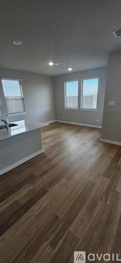 2629 Green River Road 4 Beds Single Family Home for Rent - Photo gallery 4
