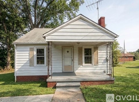 525 Lakeside Ave 3 Beds Apartment for Rent