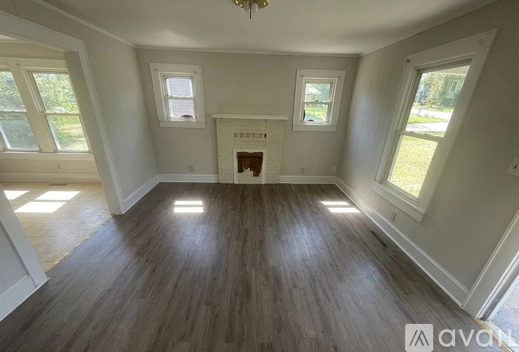 525 Lakeside Ave 3 Beds Single Family Home for Rent - Photo gallery 2