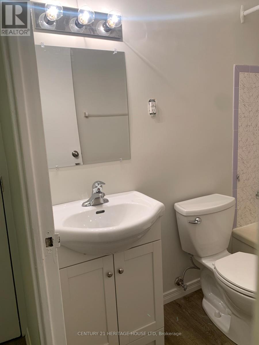 303 - 41 PARKSIDE DRIVE Studio Apartment, Condo, Home for Rent - Photo gallery 3