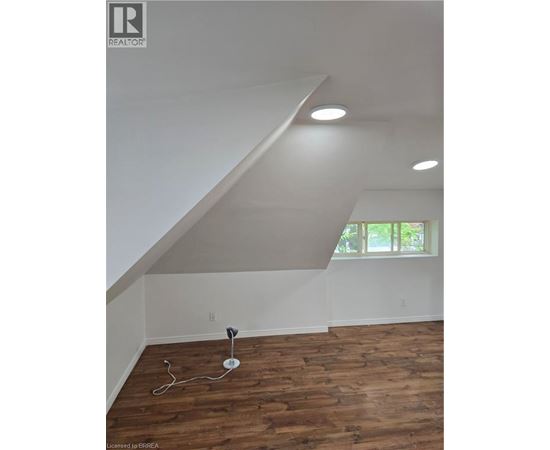 42 SHERIDAN Street Unit# Upper 1 Apartment, Home for Rent - Photo gallery 1