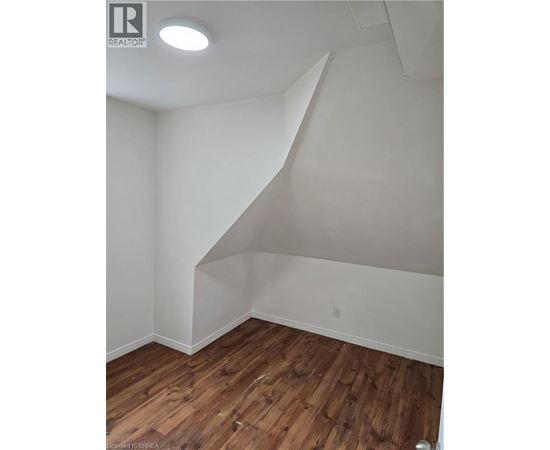 42 SHERIDAN Street Unit# Upper 1 Apartment, Home for Rent - Photo gallery 2