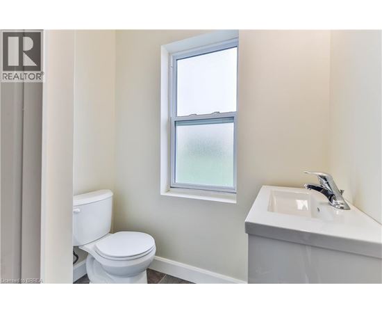 321 DALHOUSIE Street Unit# B 2 Beds House for Rent - Photo gallery 3