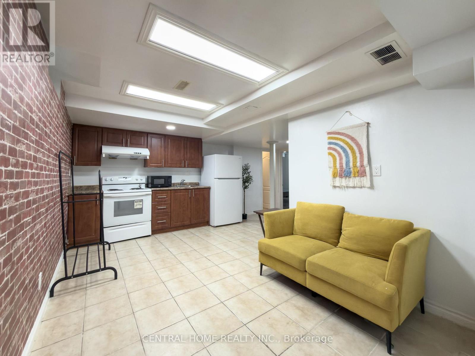 BSMT - 25 EASTVALE DRIVE 2 Beds House for Rent - Photo gallery 2