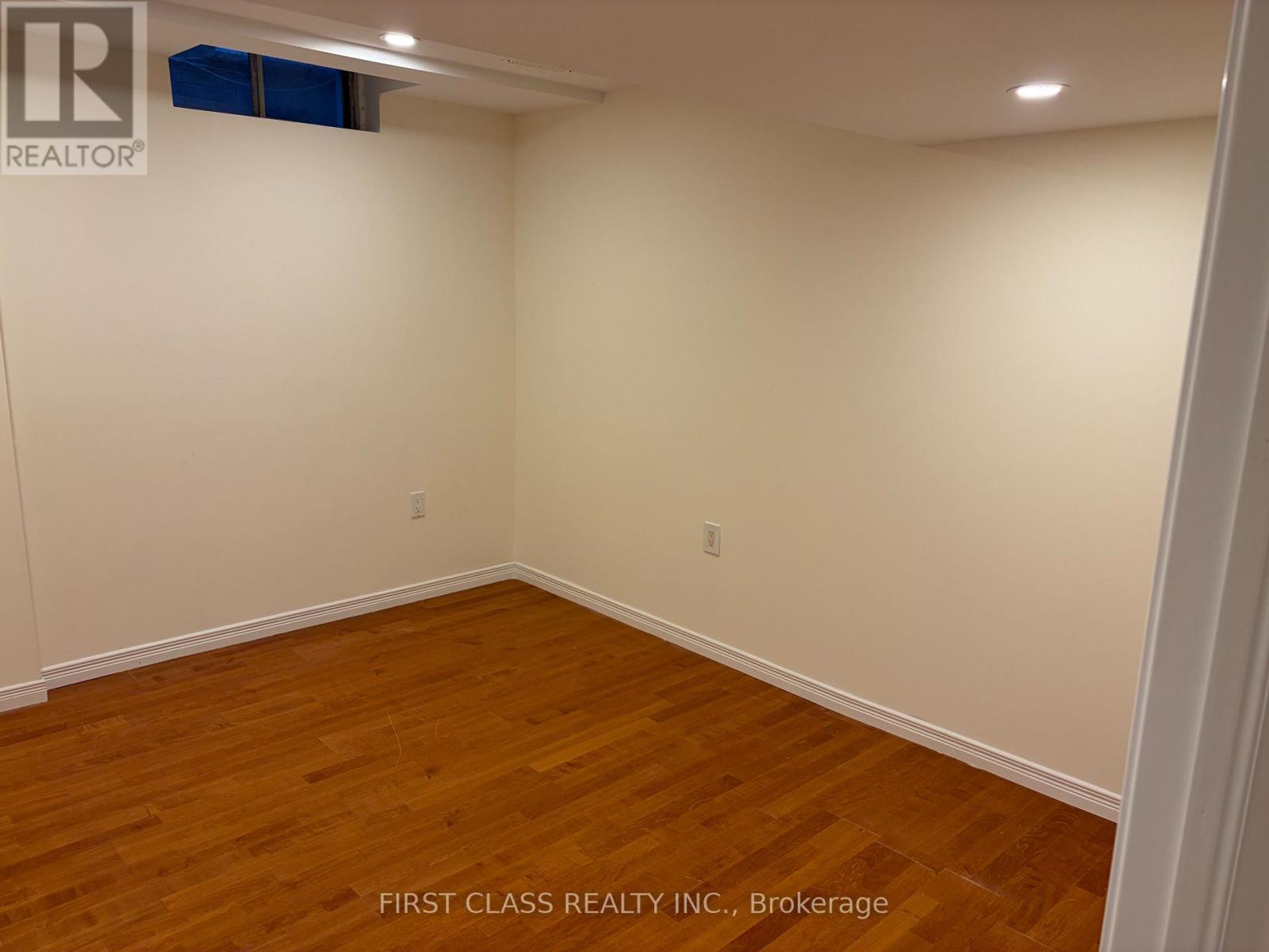 BSMNT - 157 GALBRAITH CRESCENT 2 Beds House for Rent - Photo gallery 1