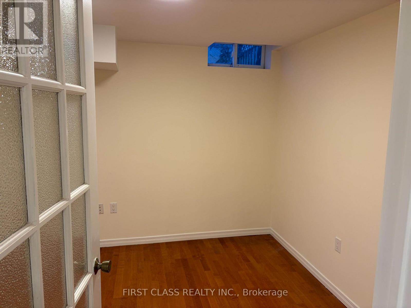 BSMNT - 157 GALBRAITH CRESCENT 2 Beds House for Rent - Photo gallery 4