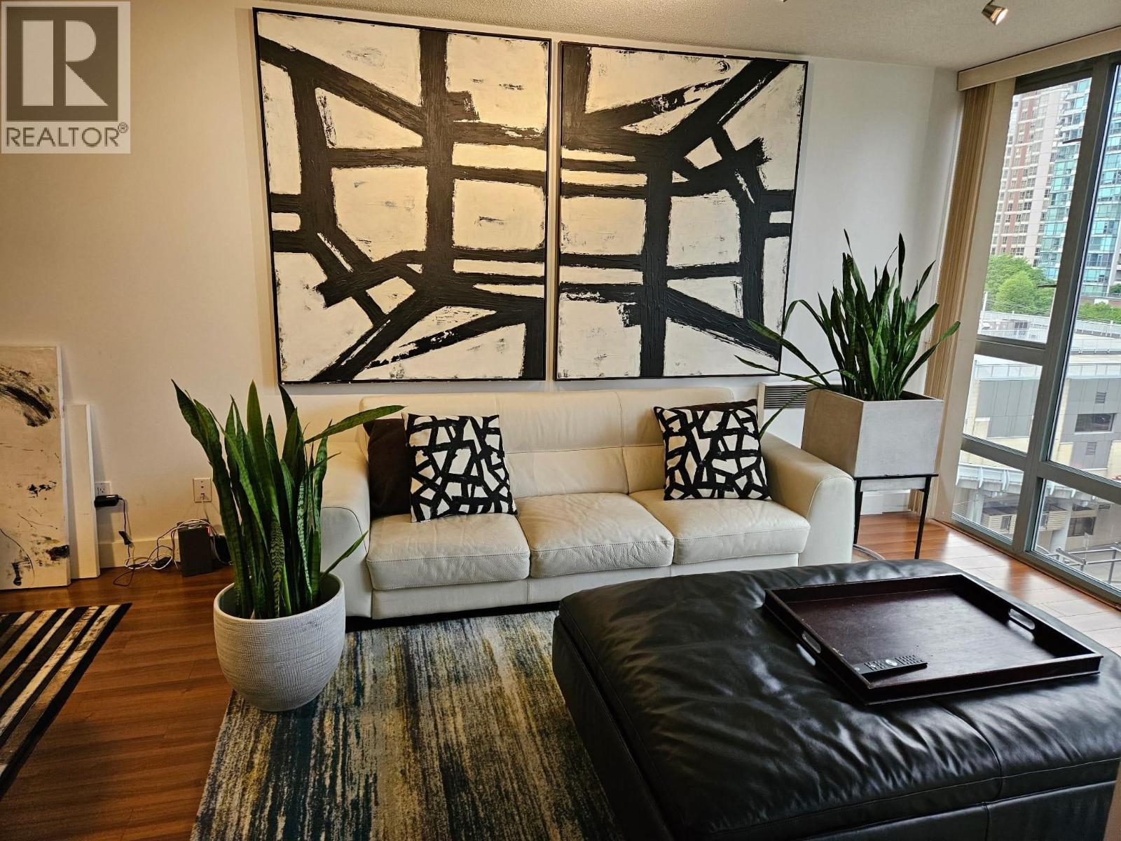807 950 CAMBIE STREET 3 Beds Apartment, Home for Rent - Photo gallery 1