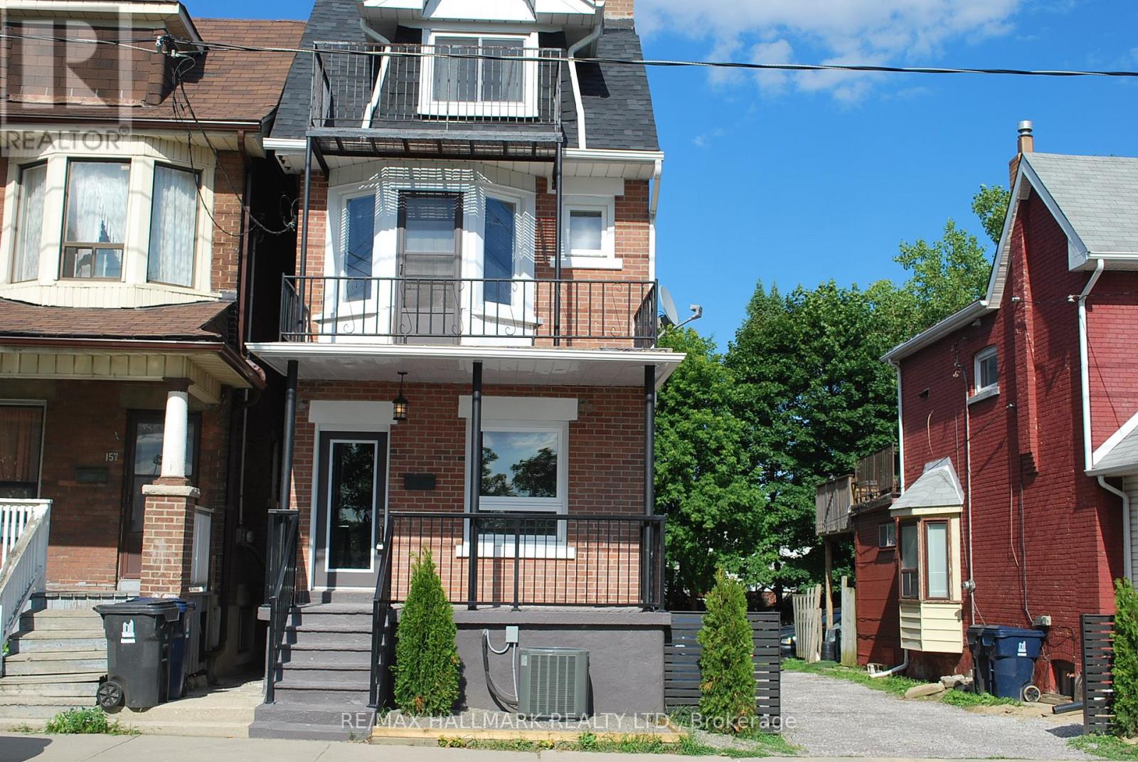 UPPER - 155 GREENWOOD AVENUE 2 Beds House for Rent - Photo gallery 1