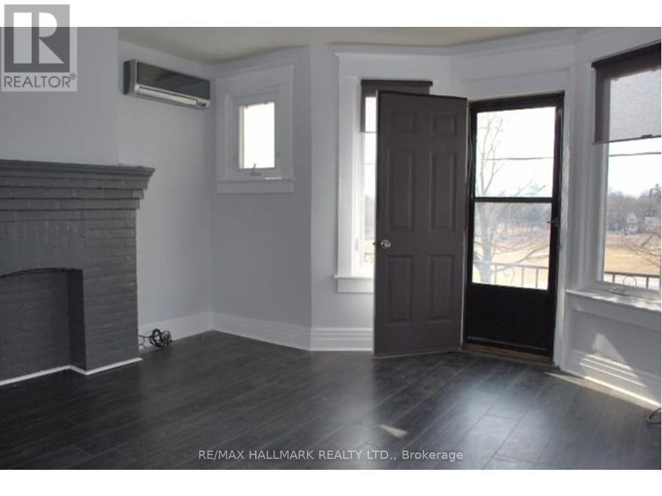 UPPER - 155 GREENWOOD AVENUE 2 Beds House for Rent - Photo gallery 4