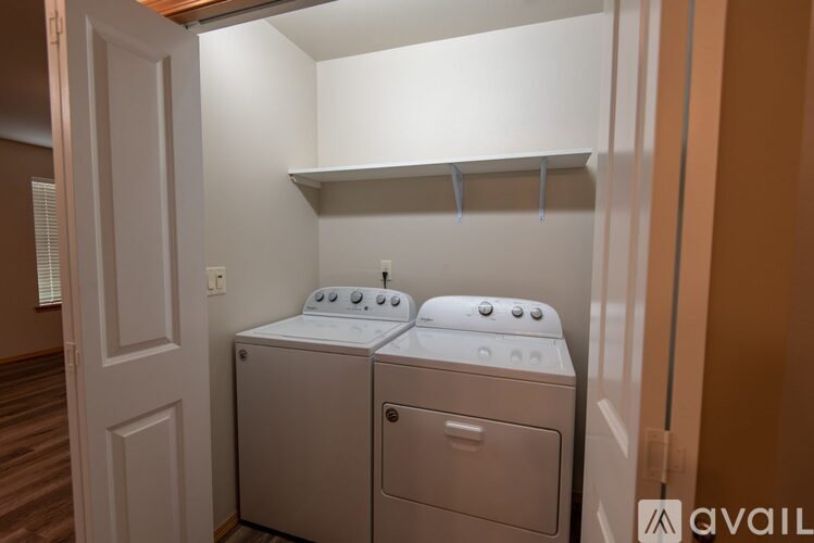 107 Evergreen Drive 2 Beds Apartment for Rent - Photo gallery 2