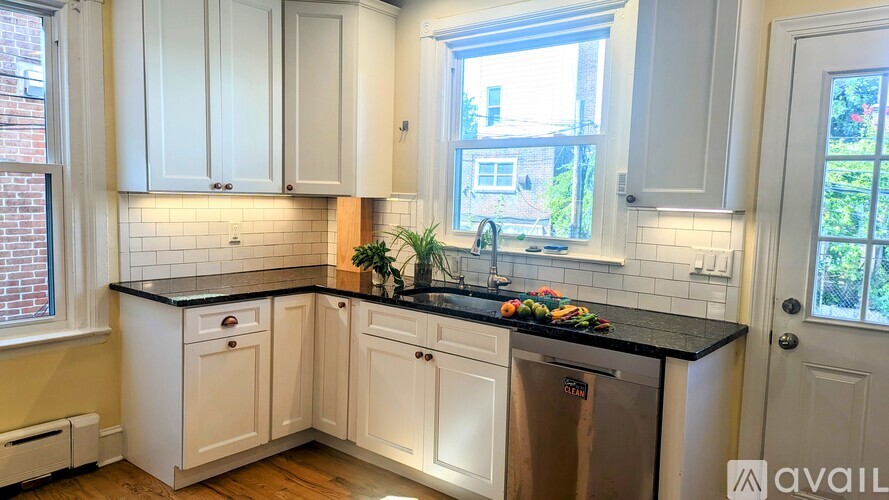 6243 Washington Avenue 4 Beds Single Family Home for Rent - Photo gallery 1