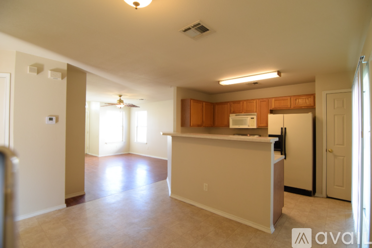 1404 Fox Creek Dr 3 Beds Single Family Home for Rent - Photo gallery 4