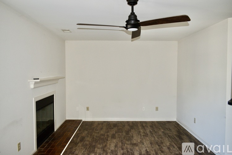 313 Bainbridge Drive 2 Beds Townhouse for Rent - Photo gallery 4