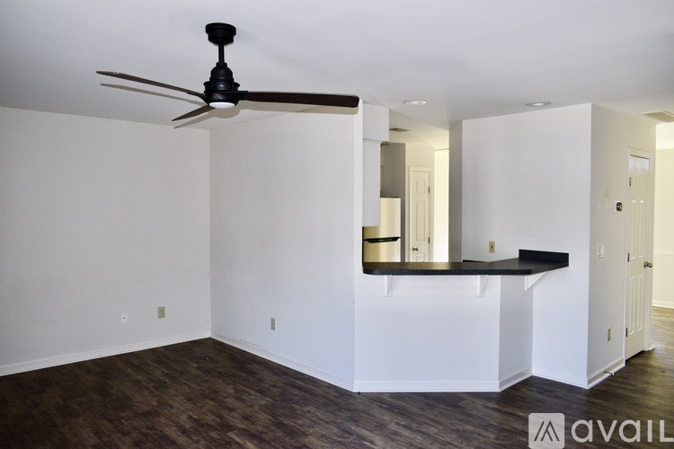 313 Bainbridge Drive 2 Beds Townhouse for Rent - Photo gallery 5