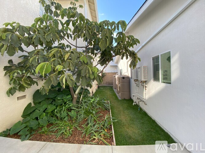 766 West 25th Street 2 Beds Townhouse for Rent - Photo gallery 2