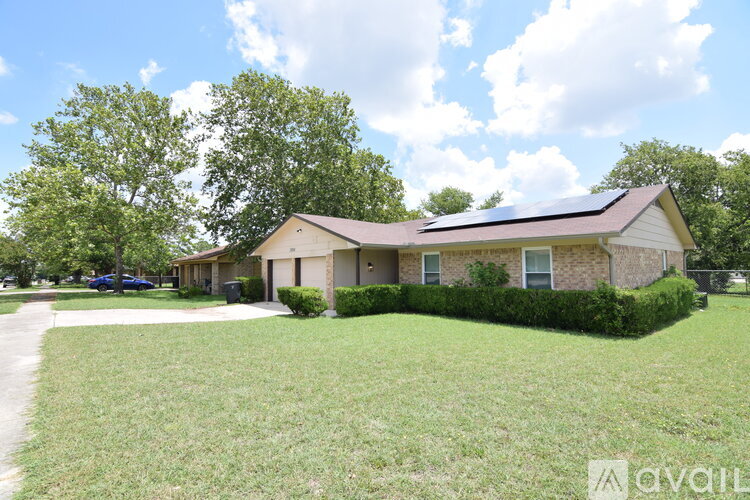 1804 Ruiz Dr 3 Beds Single Family Home for Rent - Photo gallery 3