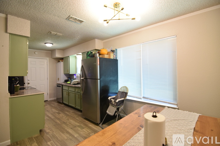 1804 Ruiz Dr 3 Beds Single Family Home for Rent - Photo gallery 4