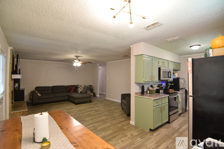 1804 Ruiz Dr 3 Beds Single Family Home for Rent - Photo gallery 5